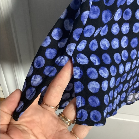 Marie Claire Boutiques 3/4 button up blouse - Picture 7 of 10